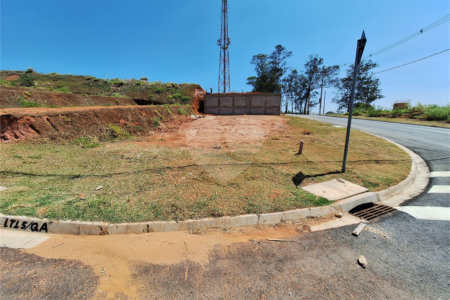 Terreno à venda com 1 suíte no condomínio Comercial Independência, Vinhedo - SP