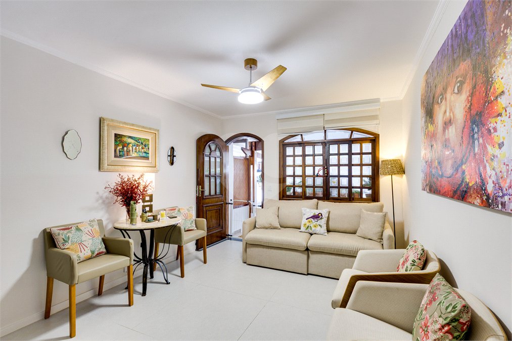 Casa à venda com 3 quartos, sendo 1 suíte,  no condomínio Village Bahamas, São Paulo - SP