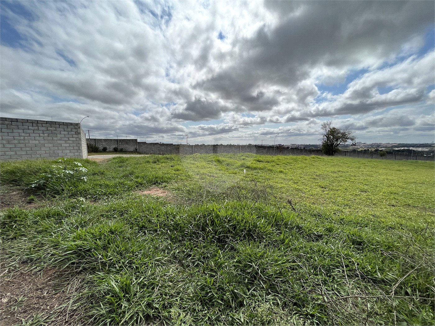 Terreno à venda no condomínio Up Residencial, Votorantim - SP