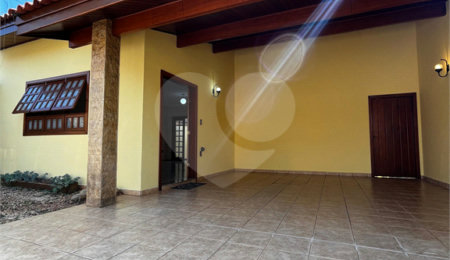 Casa à venda com 3 quartos em Parque da Lagoa, Itapetininga, SP