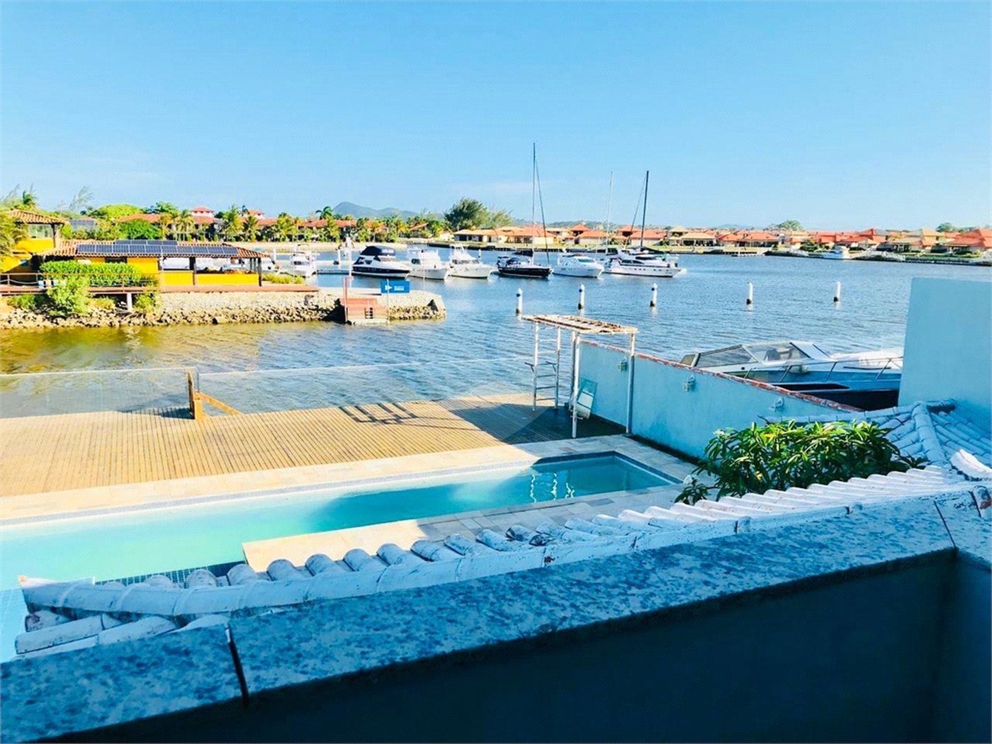 Casa para alugar com 5 quartos, sendo 4 suítes, em Marina, Armação dos Búzios, RJ