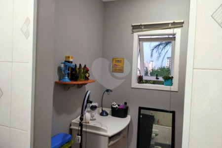 Sobrado à venda com 4 quartos, sendo 2 suítes, em Vila Paulicéia, São Paulo, SP