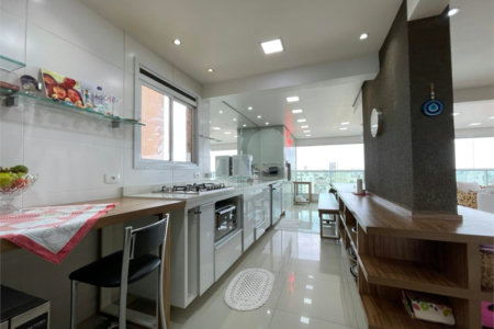 Apartamento à venda com 3 suítes em Santa Teresinha, São Paulo, SP