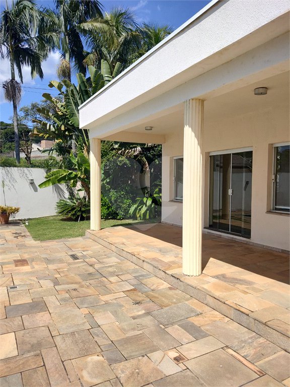 Casa à venda com 4 suítes no condomínio Estância Marambaia, Vinhedo - SP