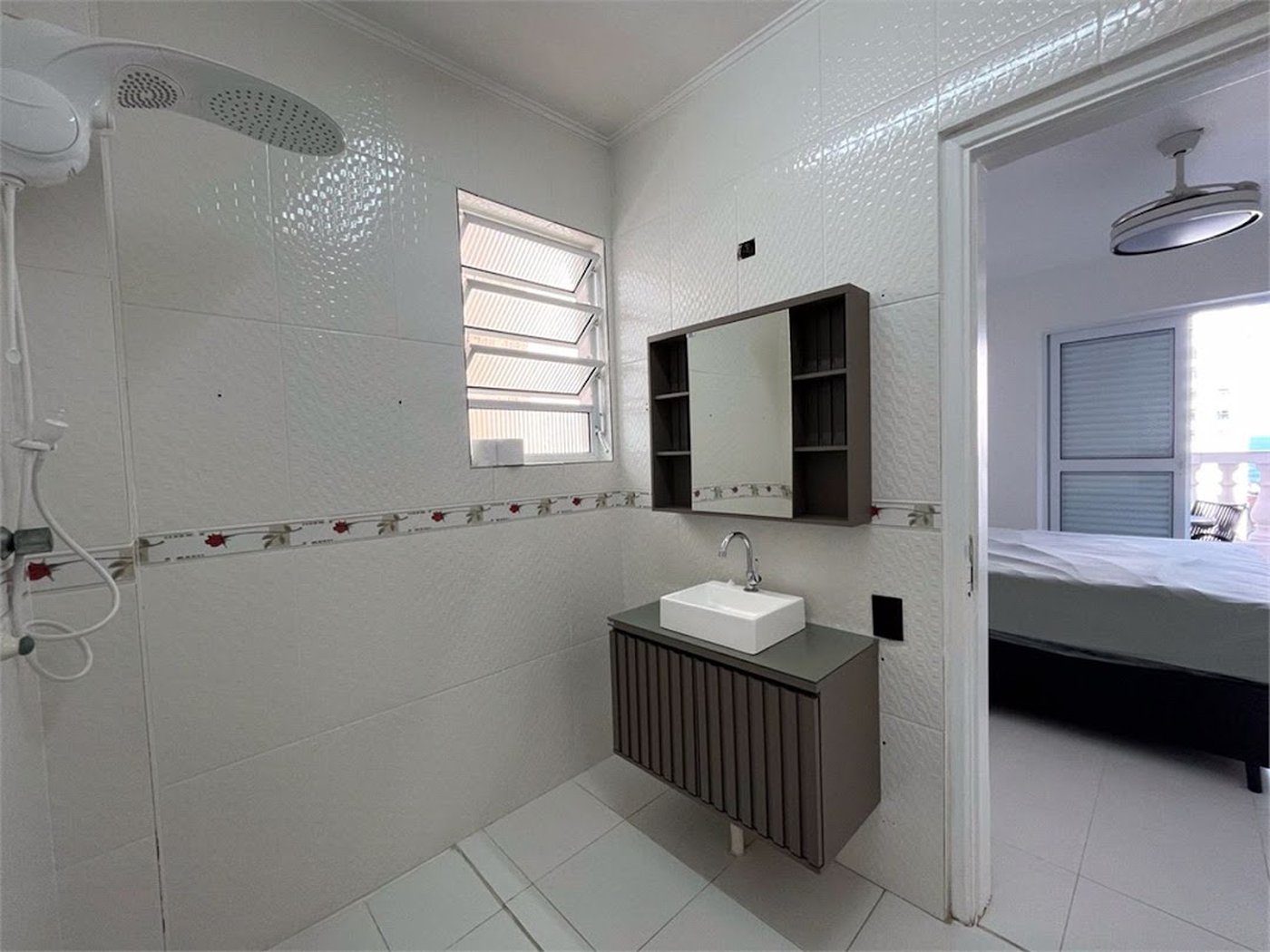 Apartamento Residencial à venda, Centro, Guarujá - AP0133.