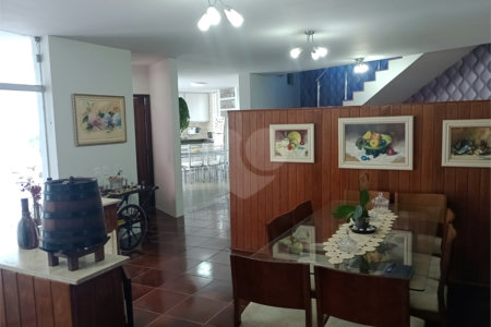 Casa à venda com 4 quartos, sendo 1 suíte, em Vila Rosa, Itapetininga, SP
