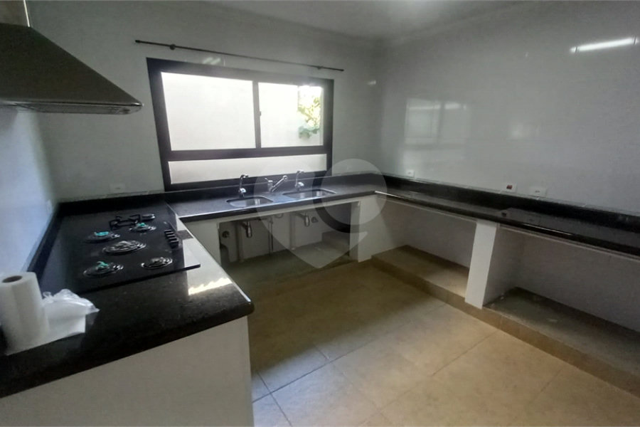 Sobrado à venda com 4 quartos, sendo 2 suítes, em Tremembé, São Paulo, SP