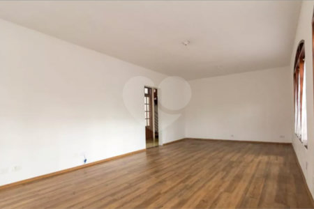 Casa à venda com 4 quartos, sendo 1 suíte, em Vila Tiradentes, São Paulo, SP