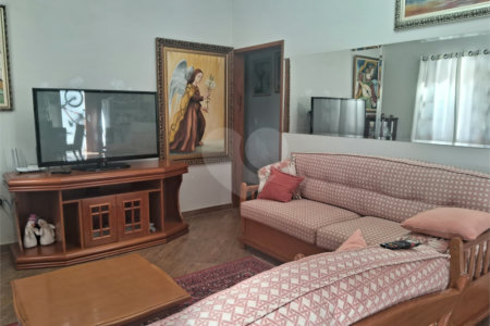 Casa à venda com 5 quartos, sendo 1 suíte, no condomínio Village da Serra, Araçoiaba da Serra - SP