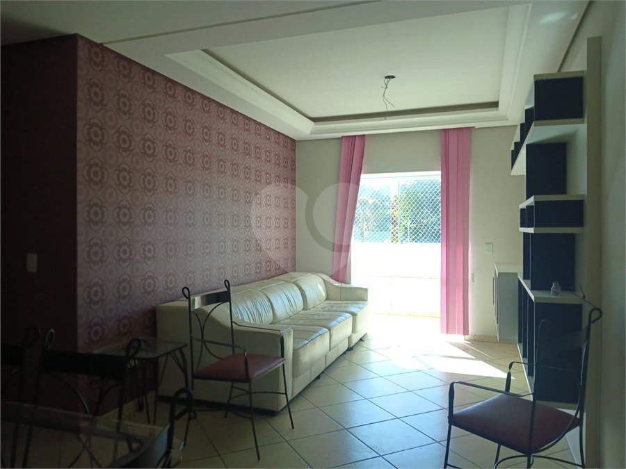 Apartamento à venda com 3 quartos, sendo 1 suíte,  em Jardim Brasil, São Roque, SP