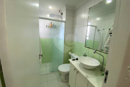 Apartamento à venda com 3 quartos em Vila dos Remédios, São Paulo, SP