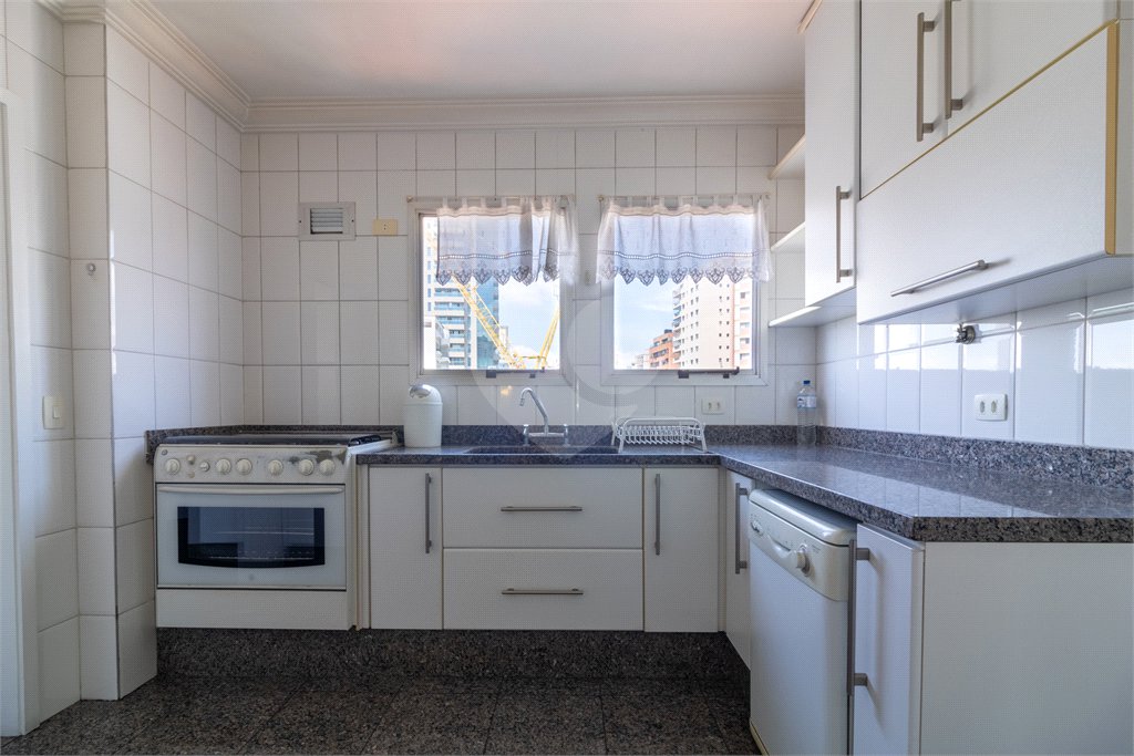 Apartamento à venda com 4 quartos, sendo 3 suítes, em Brooklin Paulista, São Paulo, SP
