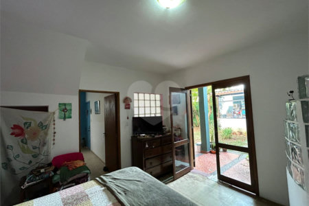 Casa à venda com 5 quartos, sendo 2 suítes, em Alto da Boa Vista, São Paulo, SP