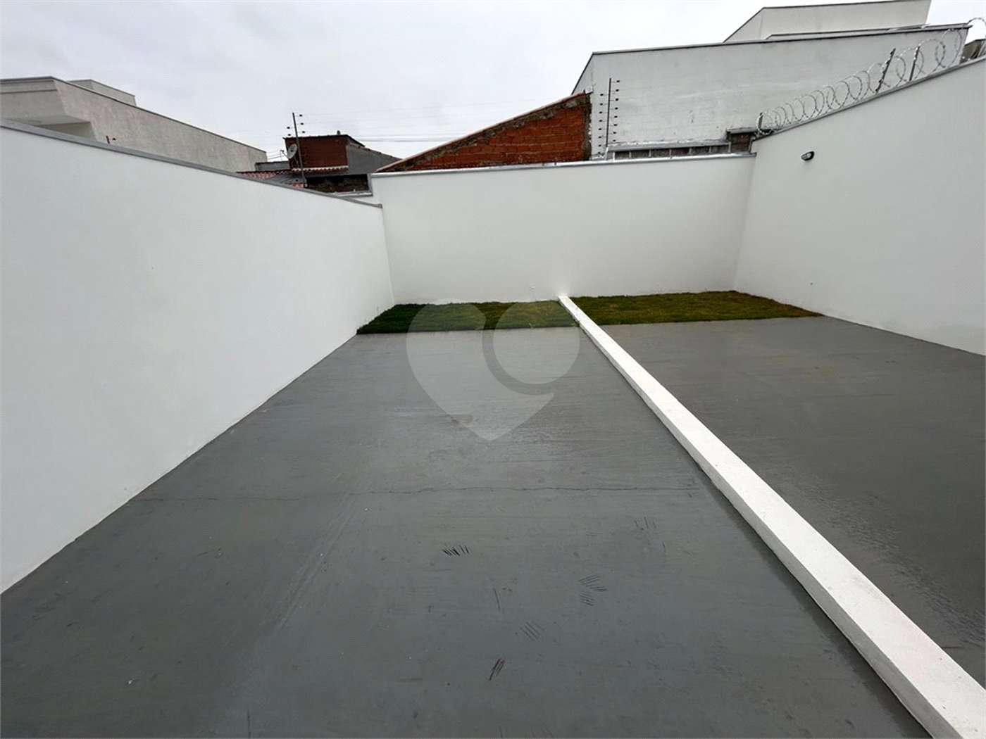 Casa à venda com 2 quartos, sendo 1 suíte,  em Loteamento Parque Santa Cristina, Sorocaba, SP
