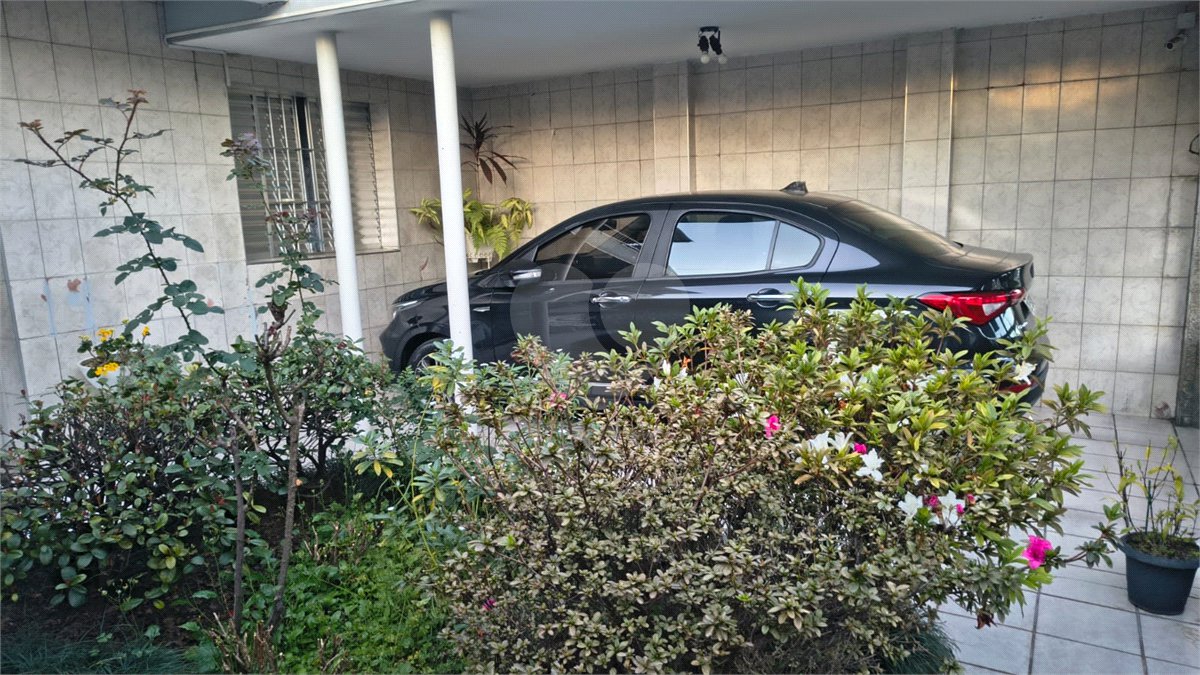 Terreno à venda com 6 quartos em Parque Peruche, São Paulo, SP