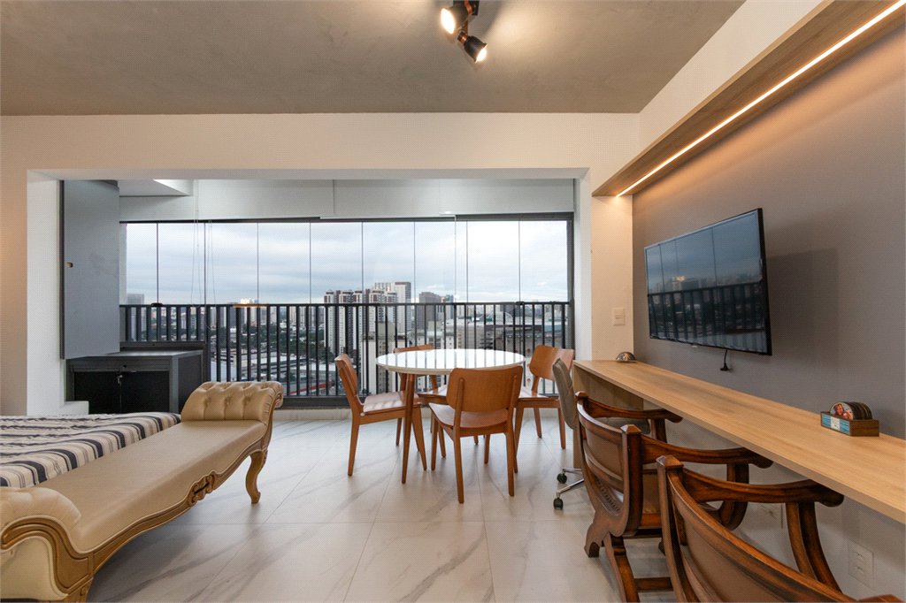 Apartamento à venda ou para alugar com 1 quarto em Vila Pompéia, São Paulo, SP