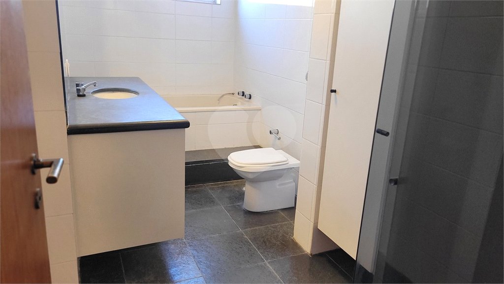 Apartamento para alugar com 3 quartos, sendo 1 suíte, em Jardim Europa, São Paulo, SP