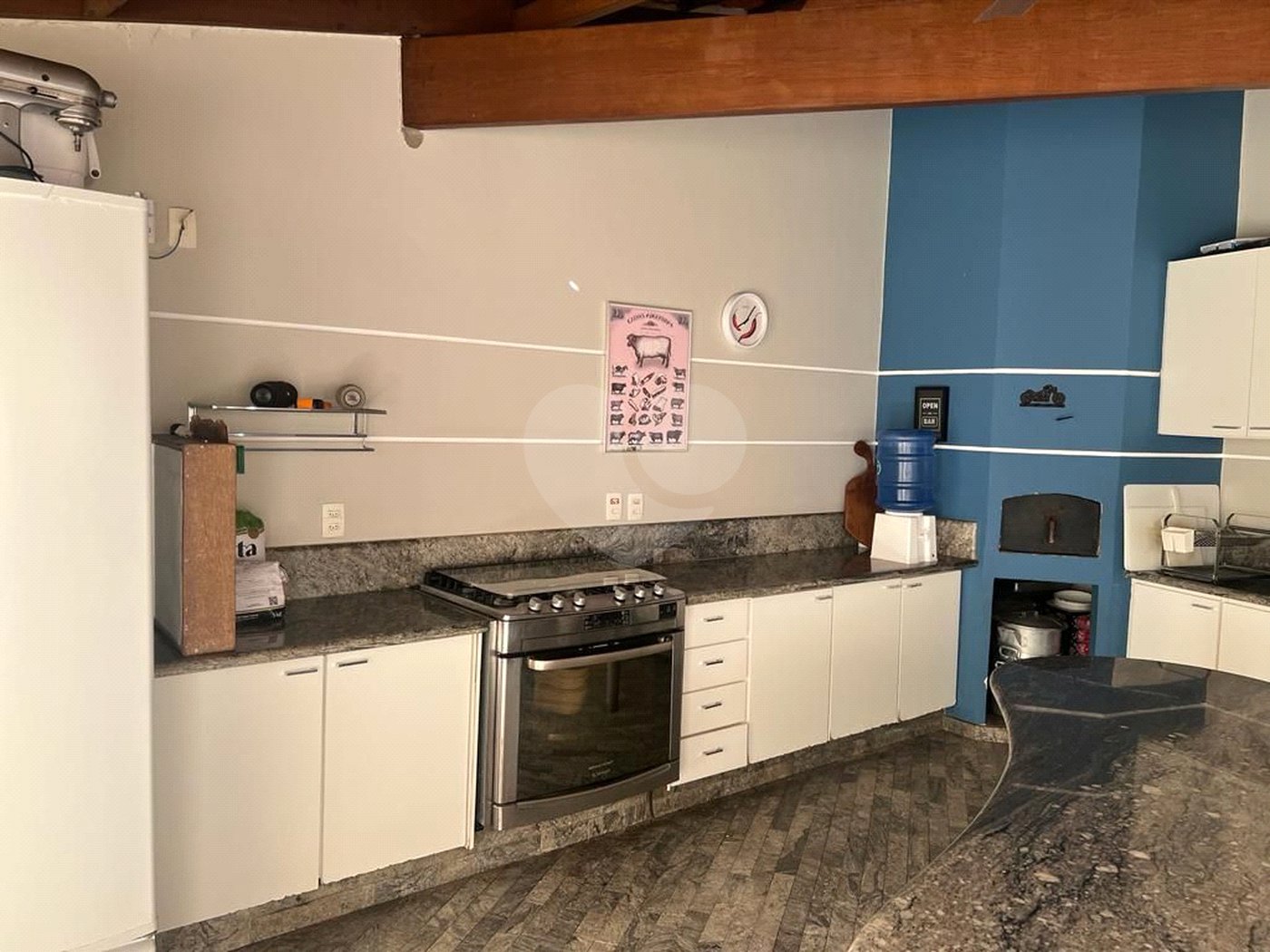 Casa à venda com 2 suítes no condomínio Recanto dos Ipes, Atibaia - SP