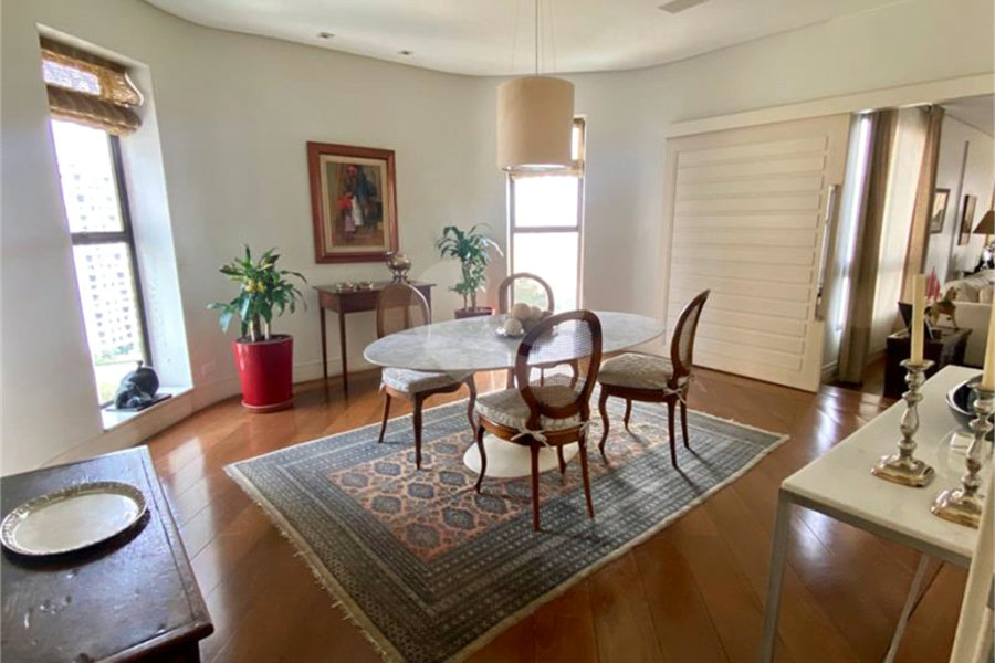 Apartamento à venda com 4 quartos, sendo 3 suítes, em Morumbi, São Paulo, SP