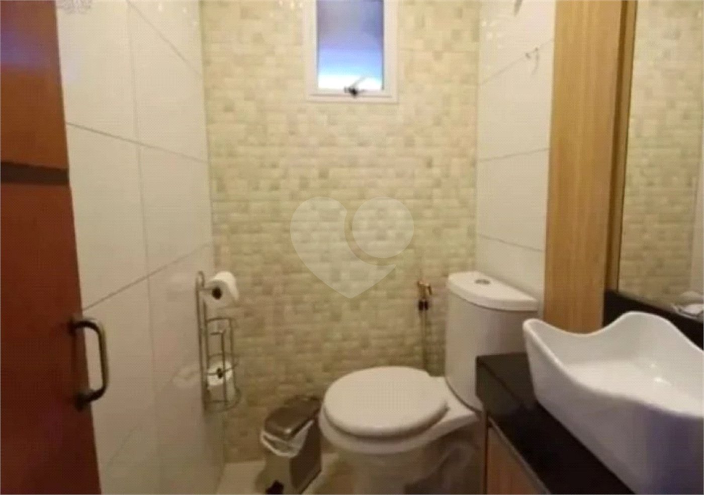 Sobrado à venda com 4 quartos, sendo 1 suíte, em Jaraguá, São Paulo, SP