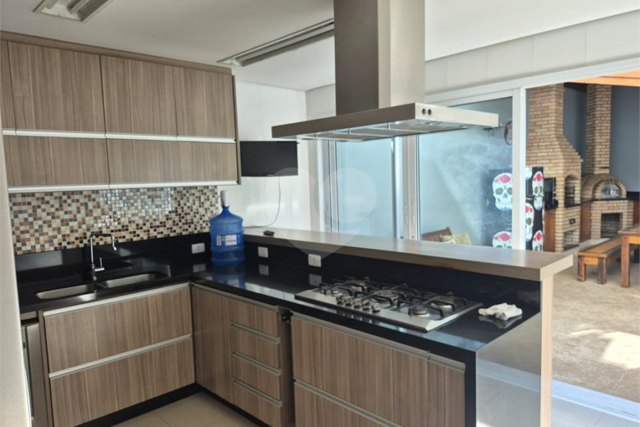 Casa para alugar com 5 quartos, sendo 4 suítes, no condomínio Colinas Japore, São Paulo - SP