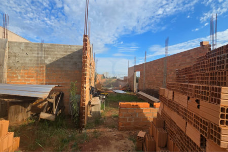 Sobrado à venda com 2 quartos em Cidade Jardim, Araraquara, SP