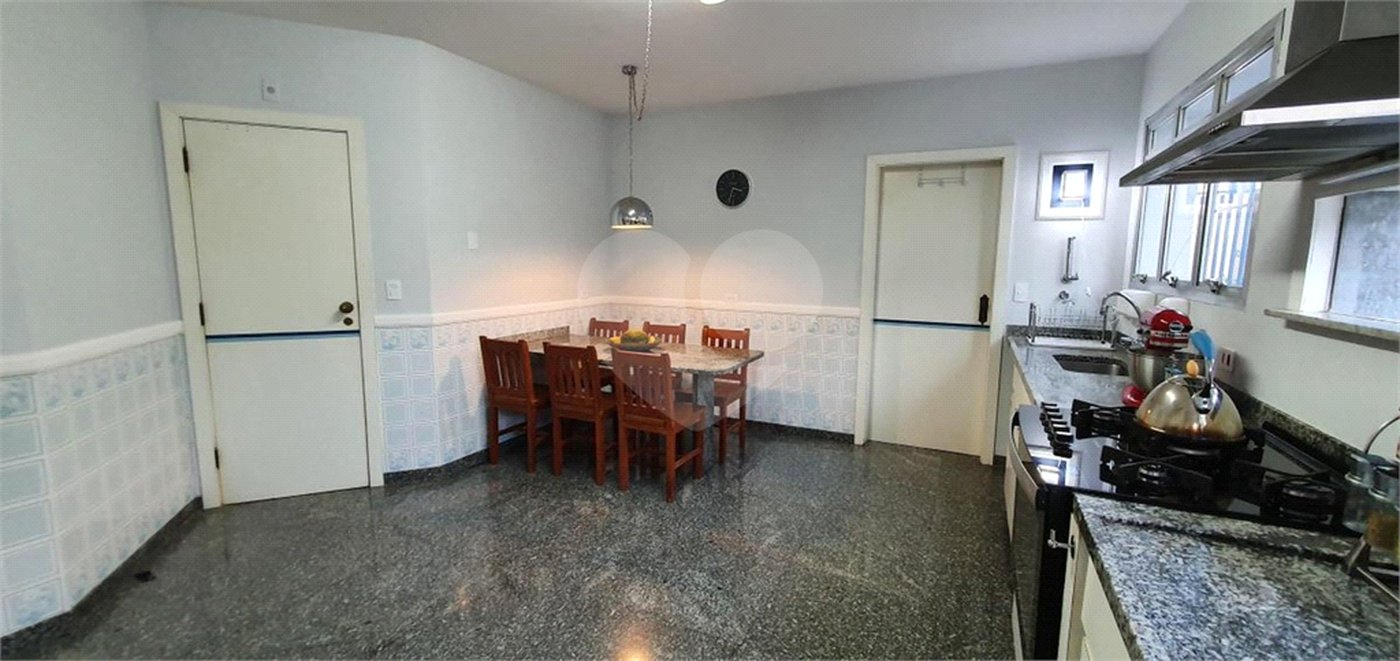 Casa à venda com 5 suítes em Jardim Leonor, São Paulo, SP