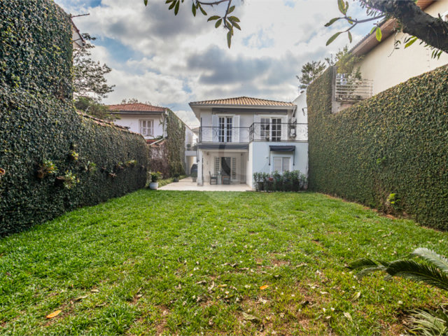 Casa à venda com 4 quartos, sendo 3 suítes,  em Brooklin, São Paulo, SP