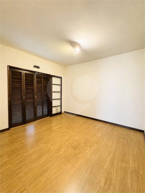Casa Térrea à venda com 3 quartos, sendo 2 suítes,  em Luiz Fagundes, Mairiporã, SP