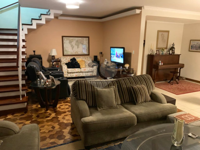 Casa à venda com 3 quartos, sendo 1 suíte,  em Interlagos, São Paulo, SP