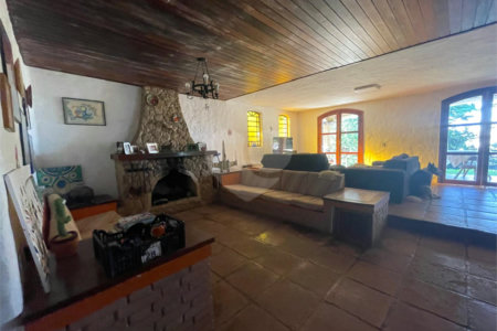 Casa à venda com 4 suítes em Retiro das Fontes, Atibaia, SP