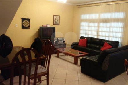 Sobrado à venda com 3 quartos, sendo 1 suíte, em Parada Inglesa, São Paulo, SP