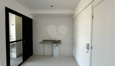 Flat à venda com 2 quartos em Vila Firmiano Pinto, São Paulo, SP