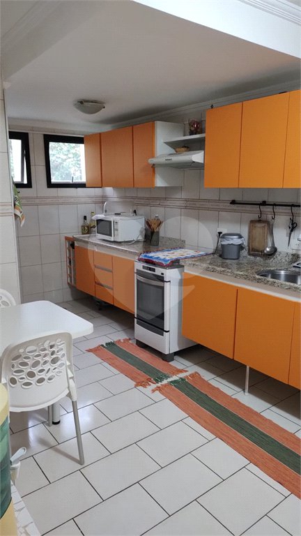 Duplex à venda com 3 quartos, sendo 1 suíte, em Enseada, Guarujá, SP