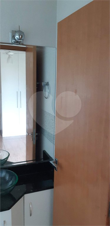 Casa à venda ou para alugar com 3 quartos, sendo 2 suítes,  no condomínio Residencial Erika, São Paulo - SP