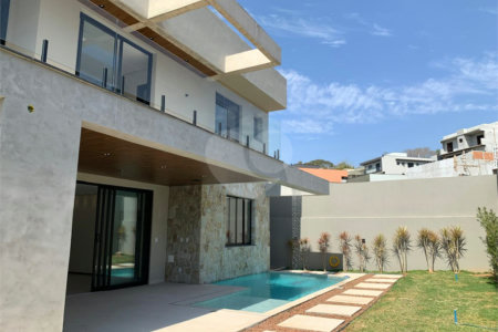 Casa à venda com 4 suítes no condomínio Reserva São Nicolau, Atibaia - SP