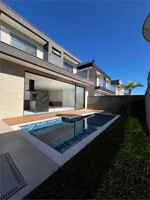 Casa à venda com 4 suítes no condomínio Residencial Mosaico da Serra, Mogi das Cruzes - SP