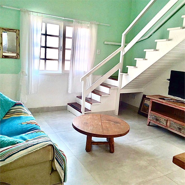 Casa em condomínio à venda com 2 quartos, sendo 1 suíte,  em Alto de Búzios, Armação dos Búzios, RJ