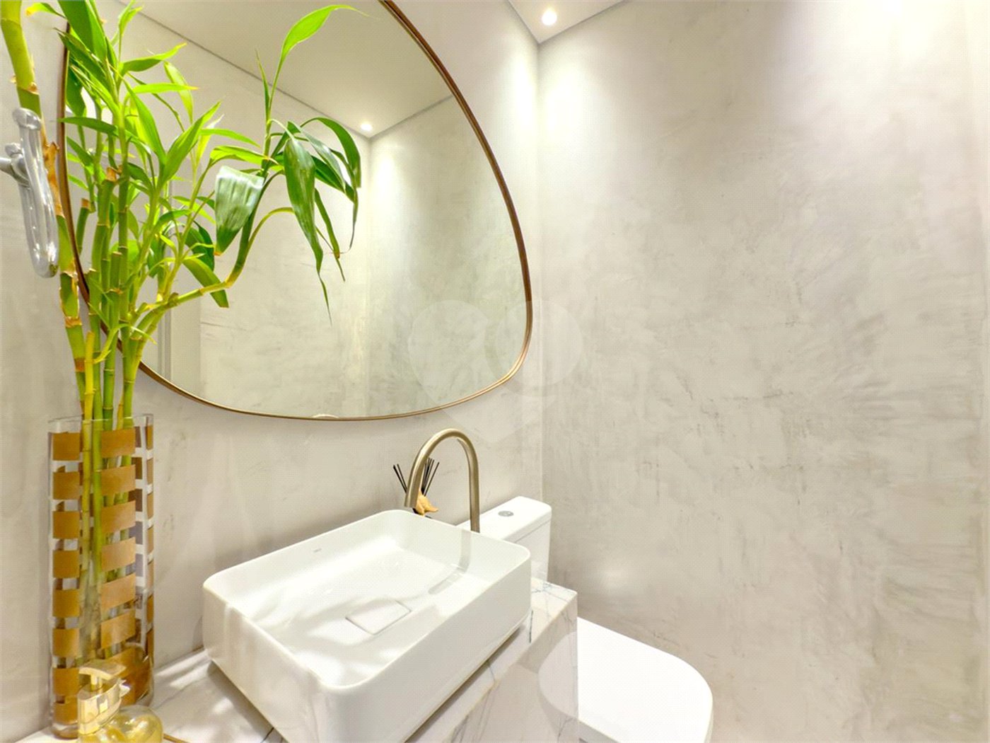 Apartamento à venda com 4 quartos, sendo 1 suíte,  em Copacabana, Rio de Janeiro, RJ