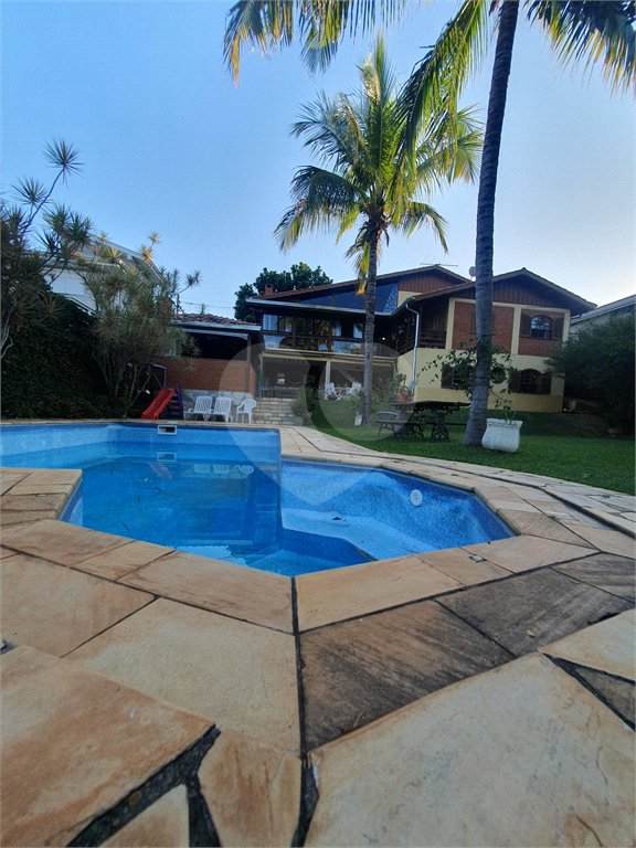 Casa à venda com 4 quartos, sendo 2 suítes,  no condomínio Vinhas da Vista Alegre - Lado Café, Vinhedo - SP
