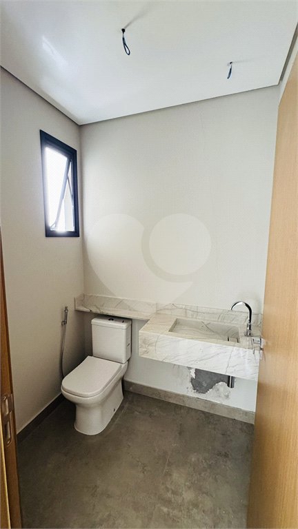 Casa à venda com 3 suítes no condomínio Santa Isabel I, Louveira - SP