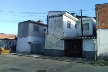 Sobrado à venda com 2 quartos, sendo 1 suíte, em Vila Urupês, Suzano, SP