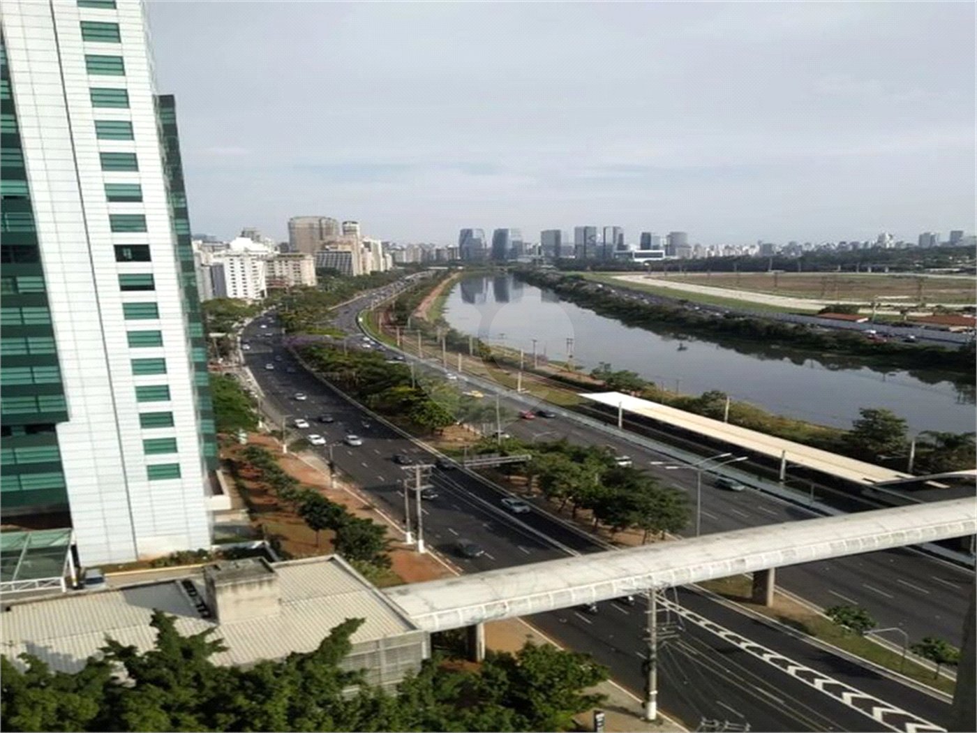 Apartamento à venda com 3 quartos, sendo 1 suíte, em Pinheiros, São Paulo, SP
