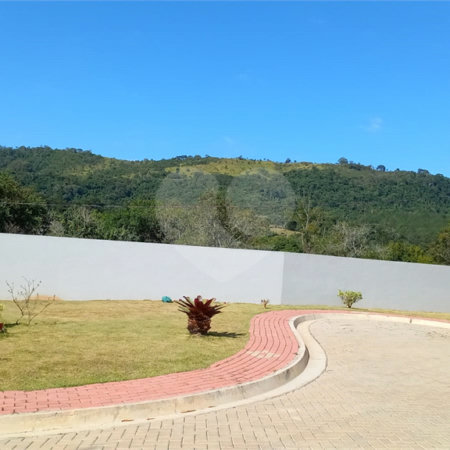 Casa à venda com 3 suítes no condomínio Residencial Marchant Buarque, Atibaia - SP