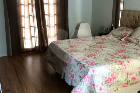 Sobrado à venda com 3 suítes em Vila Oliveira, Mogi das Cruzes, SP
