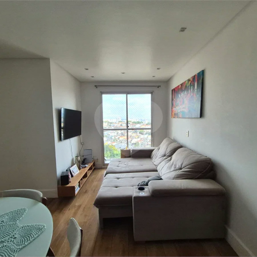 Apartamento à venda com 3 quartos, sendo 1 suíte, em Parque Maria Domitila, São Paulo, SP