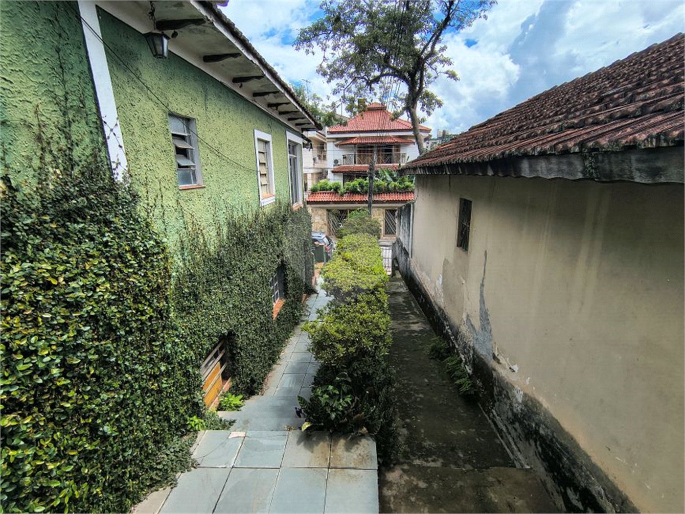 Sobrado à venda com 3 quartos, sendo 1 suíte, em Tremembé, São Paulo, SP