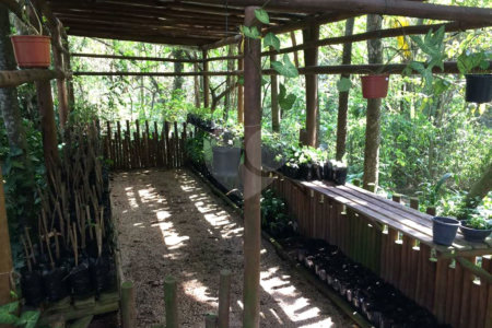 Casa à venda com 4 quartos, sendo 2 suítes,  no condomínio Granja Vianna II, Cotia - SP