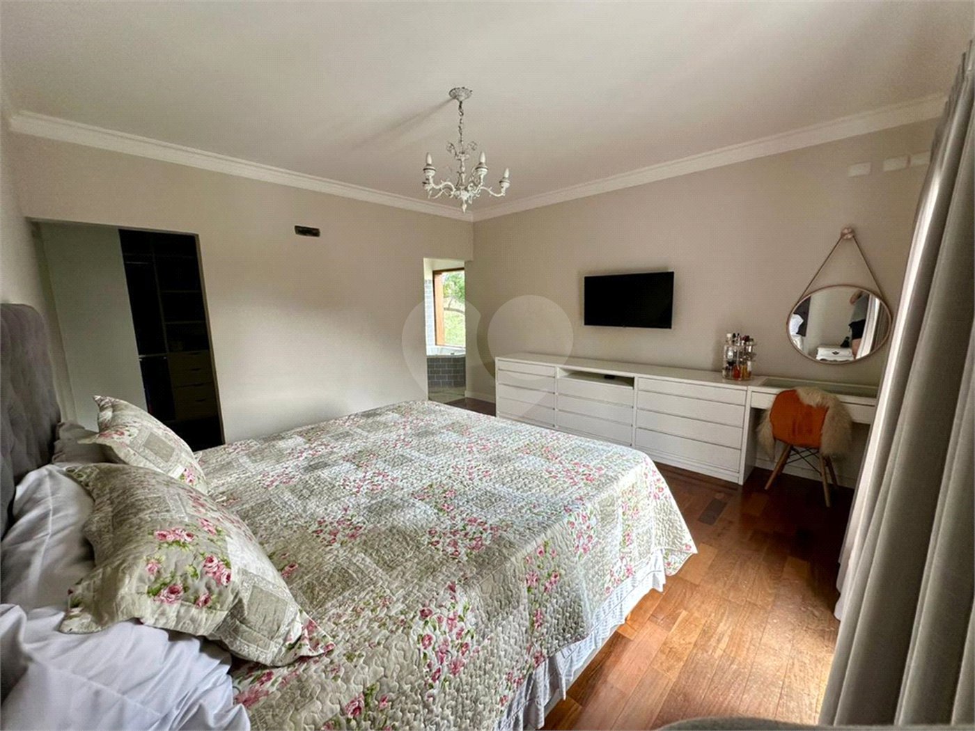Casa à venda com 4 suítes no condomínio Gleba II, Mairiporã - SP