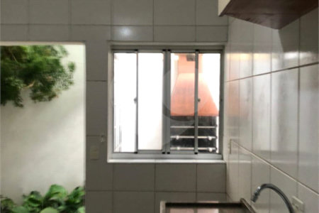 Casa à venda com 4 quartos, sendo 1 suíte,  em Jardim Rosa Maria, São Paulo, SP